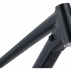 RAAW Mountain Bikes Madonna V2.2 29" Rahmenkit Mit ÖHLINS TTX 2 Air Und RXF38 M.2 -Jagdraht Verkaufsladen 459937