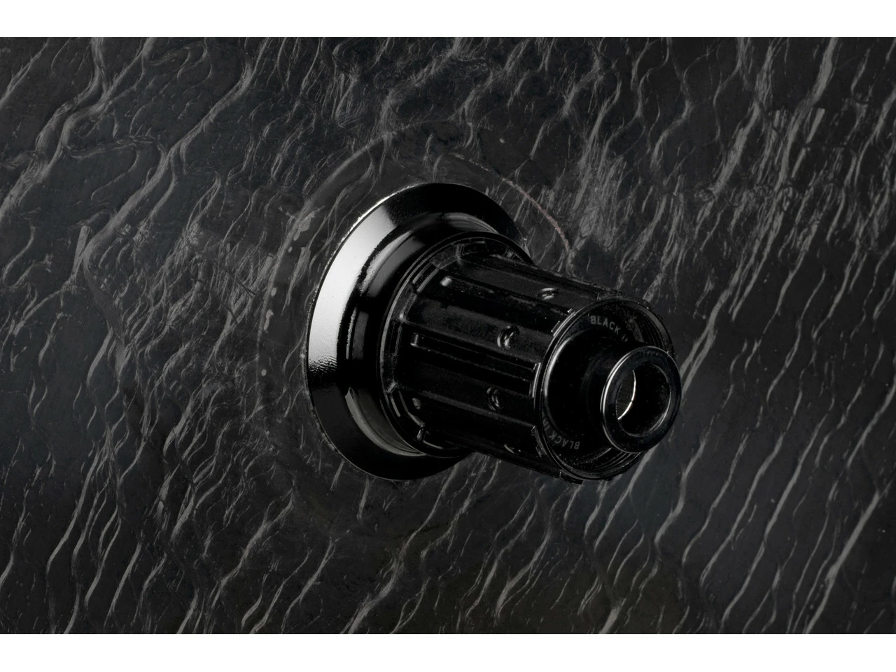 Black Inc Zero 2.0 Disc Center Lock Carbon 28" Scheibenlaufrad 4 Black Inc Zero 2.0 Disc Center Lock Carbon 28" Scheibenlaufrad – Bild 2